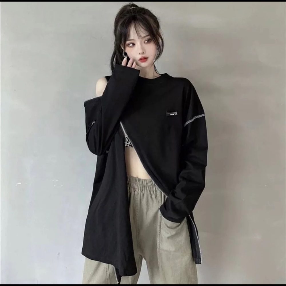 Asymmetrical Zipper Slit Patchwork long sleeve.